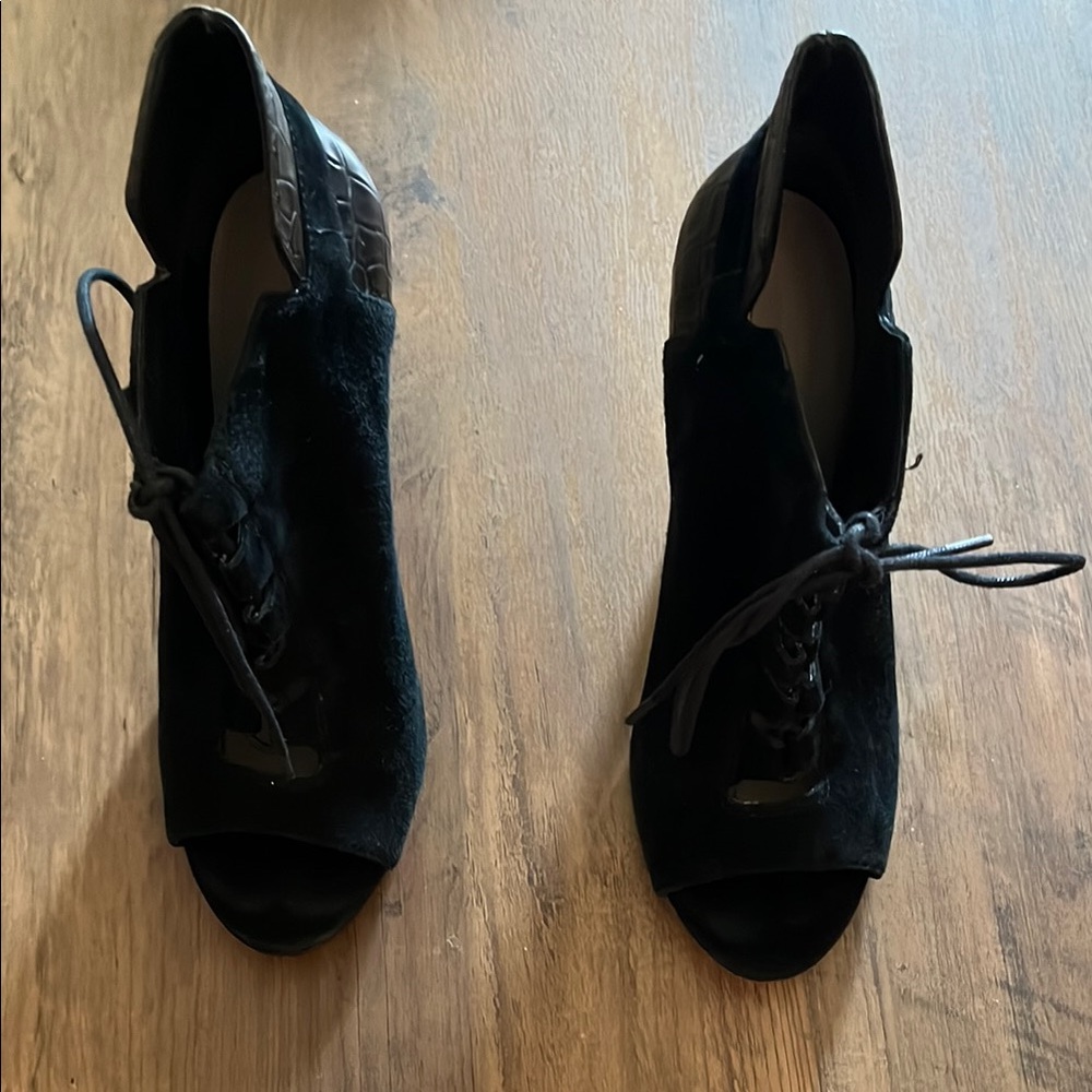 Pour La Victoire Black Lace-Up Open Toe Boots